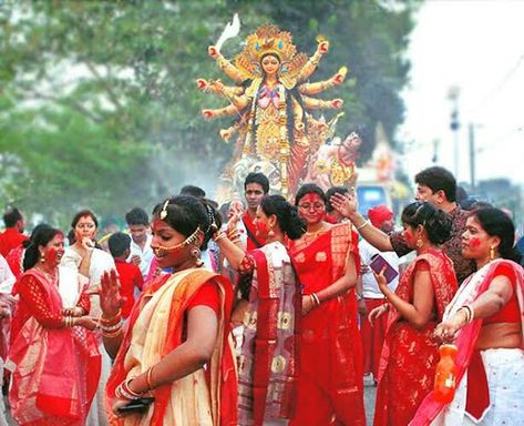 Vijay Dashmi, Durga Puja Kolkata, Holi Pictures, Indian Things, Durga Pooja, Bengali Culture, India Street, Navratri Wishes, Festival Aesthetic