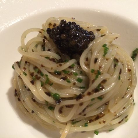 Never had i tried such an amazing angel hair pasta. Truffle and truffle oil cold angel hair topped with caviar. This is really something i tell you. Truffle Butter Recipe, Pasta Truffle, Fancy Plating, Truffle Butter, Cold Pasta, Angel Hair Pasta, Truffle Oil, Angel Hair, Butter Recipe