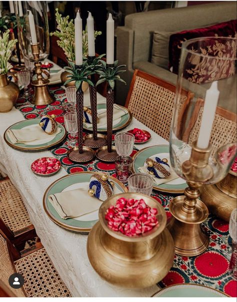 Buffet Table Layout, Tea Party Table Decorations, Eid Aesthetic, Table Set Ups, Catering Decor, Eid Celebration, Home Flower Decor, Mehndi Party, Eid Decor