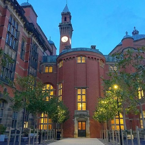 University of Birmingham on Instagram: “Campus after dark has a touch of Hogwarts about it don’t you think? ⚡️ Great photo from @uobmathematics  #hellobrum #universityofbirmingham…” University Of Birmingham Uk Aesthetic, University Of Birmingham Aesthetic, Uni Of Birmingham, University Checklist, Uni Aesthetic, Campus Aesthetic, Dream University, University Of Greenwich, Binghamton University