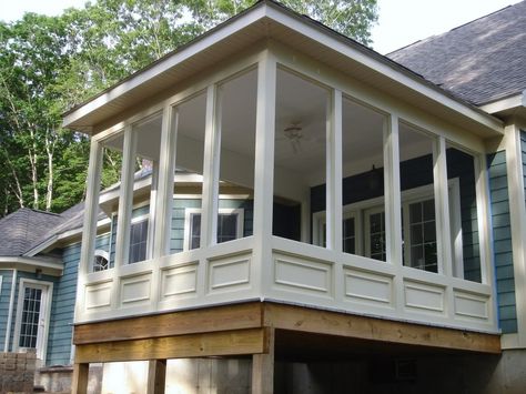 screened porch Diy Screened In Porch, Screened In Porch Plans, Porches Ideas, Screened In Porch Diy, Pool Cage, Porch Diy, Porch Kits, Sloping Roof, Porch Design Ideas