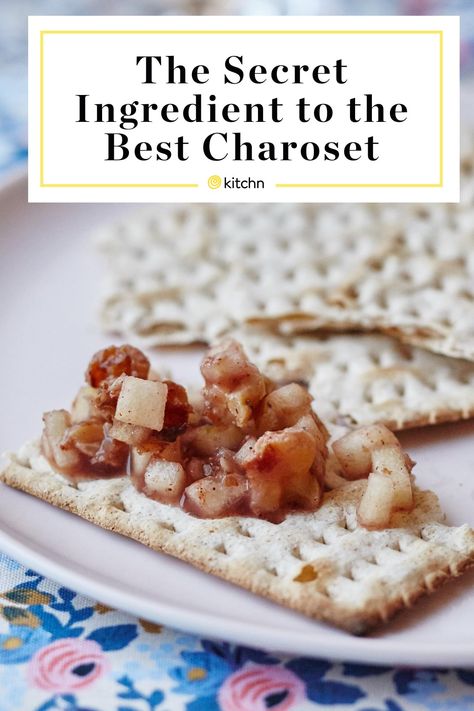 Passover Charoset Recipe, Traditional Jewish Food Passover Recipes, Charoset Recipe Without Wine, Pesach Recipes Passover, Charoset Recipe Passover, Passover Charoset, Charoset Recipe, Seder Dinner, Passover Menu