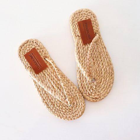 Cozy Slippers for Women, Woman’s Slippers Straw slippers, straw house shoes, slippers wedding party gift,Straw Slippers, Bridal Party Gifts Straw House, Straw Slippers, Straw Shoes, Straw Sandals, House Shoes Slippers, Cozy Slippers, Wedding Slippers, Sweet Bags, Wedding Party Gift