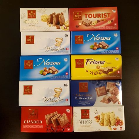 Frey Chocolate bars are easily found in supermarket aisles in Switzerland.This mass produced Swiss chocolate is difficult to find outside of Switzerland so it makes a great gift or treat to yourself at an affordable price. Photo Cakes, Quince Cakes, Vegan Chocolate Bars, Snack Station, Candy Centerpieces, Famous Chocolate, Snack Platter, Sweet 16 Decorations, Swiss Chocolate