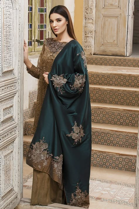 Dresses For Muslim Women, Nilofer Shahid, Formal Shawl, Shawl Dress, Desi Wedding Dresses, Velvet Dress Designs, Kurta Neck Design, Bridal Dress Fashion, Beautiful Dress Designs