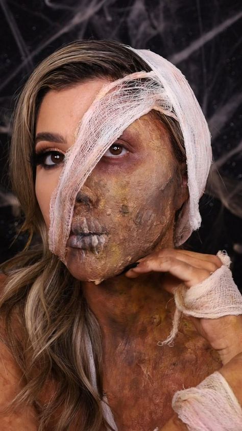 Mummy Costume Women, Mummy Halloween Makeup, Makeup Halloween Costumes, Mummy Makeup, Makeup Tutorial Halloween, Zombie Makeup Tutorials, Mummy Halloween Costume, Look Halloween, Halloween Makeup Look