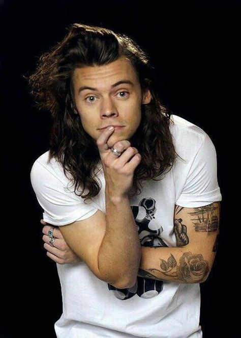 Celebrity Doppelganger, Harry Styles Long Hair, Harry Styles 2015, Harry Styles Hot, Long Hair Images, Harry Styles Funny, Harry Styles Imagines, Harry Styles Cute, Harry Styles Wallpaper