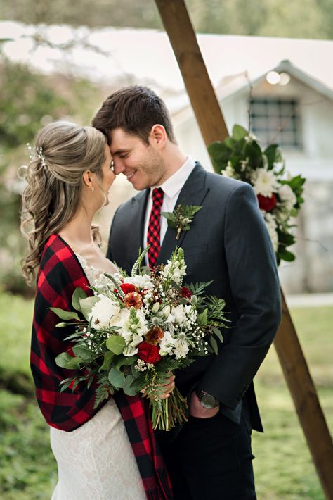 Half up half down wedding hairstyle inspiration with hair pieces Buffalo Plaid Wedding Theme, Buffalo Plaid Wedding Ideas, Plaid Wedding Ideas, Chantelle Wedding, Buffalo Plaid Wedding, Lumberjack Wedding, Flannel Wedding, Kilt Wedding, Winter Barn Weddings