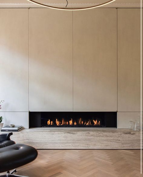 Interior Fireplace, Contemporary Fireplace Designs, Minimalist Fireplace, Tv Lounge, Family Sofa, Moore House, Linear Fireplace, Fireplace Tv Wall, Fireplace Designs