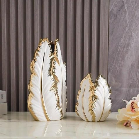 Painted Ceramic Luxury Vase Tag a friend who would love this! FAST US Shipping Buy one here ——> https://prehype.shop/painted-ceramic-luxury-vase/ #shoppingaddict #brands Frp Planters, Pottery Shapes, Luxury Vase, Cottagecore Room Decor, Room Decor Dark, Landscape Art Quilts, Modern And Traditional Decor, Pastel Room, Nordic Lights