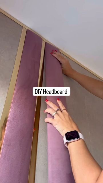 KaTrina Gorham on Instagram: "DIY headboard 💙
@mrs.gdailyquotes 

📽  @cabeceira_modulada

#DIYprojects
#diyheadboard 
#diybed 
#homedecor 
#glamdecor 
#mrsgdiydesigns" Build A Headboard Diy Projects, Diy Headboard On Wall, Headboard Fabric Ideas, How To Build A Headboard, Bookshelf Headboard Diy, Faux Headboard Ideas, Diy Wall Mounted Headboard, Pillow Headboard Diy, Patchwork Headboard