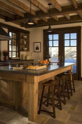 rustic-ski-house-brooks-falotico-associates-05-1-kindesign Ski Condo Kitchen, Ski House Kitchen, Beam Accents, Vermont Ski House, Ski Lodge Interior, Island Detail, Rustic Kitchen Design Ideas, Kitchen Bars, Ski Condo