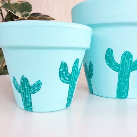 Cactus Print Hand-Painted Pot — Elle's Balcony Garden Cactus Pot Painting, Painted Pot Inspiration, Pot Painting Ideas Aesthetic, Flower Pot Colouring Ideas, Pot Colouring Ideas, Painted Pot Plants, Plant Holder Painting Ideas, Aesthetic Plant Pot Painting, Plant Pot Painting