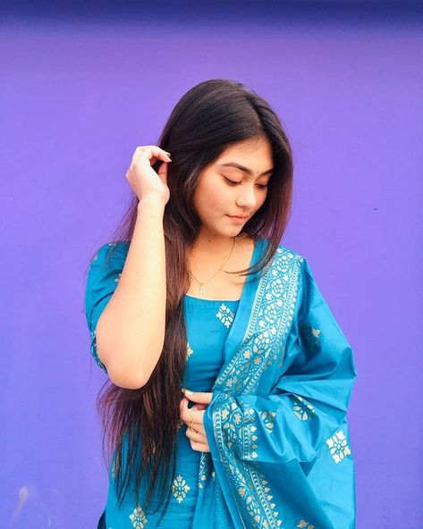 Instagram photo by Raisa Jahan • Oct 21, 2020 at 1:05 PM Girly Dp For Instagram, Girl Dp Stylish, Raisa Jahan, Images For Dp, Stylish Girls Dp, Dp For Instagram, Saree Images, Girly Dp, Dp Stylish