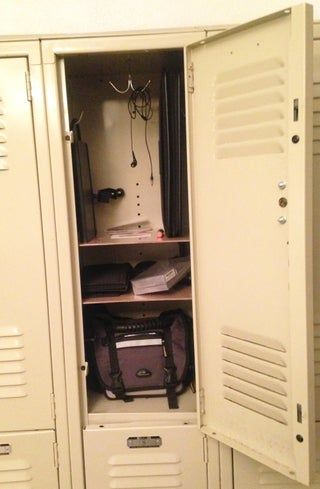 Locker Shelf Ideas, Work Locker Ideas, Work Locker Organization, Locker Storage Ideas, Diy Locker Shelf, Locker Hacks, Middle School Lockers, Small Lockers, Locker Shelves