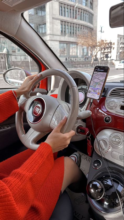 Fiat 500 Interior, Red Mood, Fiat 500c, Carros Vintage, Car Deco, Fiat Cars, Girly Car, Baku Azerbaijan, Car Inspiration