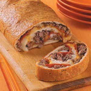 Ground Beef and Pepperoni Stromboli. The whole family loved this. I didn't even let the bread rise! Would be good with sausage too. Beef Stromboli, Pepperoni Stromboli Recipe, Stromboli Recipe Pepperoni, Pepperoni Stromboli, Pizza Stromboli, Stromboli Recipe, Bakery Items, Good Eat, Think Food