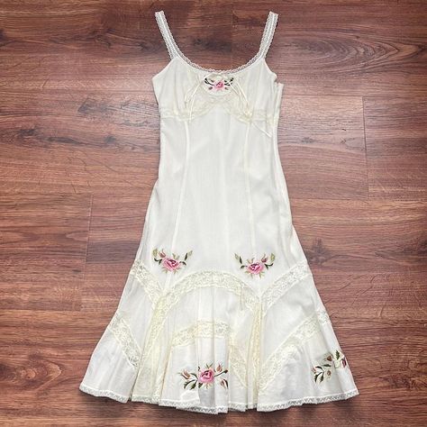 Vintage y2k Betsey Johnson Dress
Cream with pink... | Depop Shorter Prom Dresses, Ptv Concert, Rose White Dress, Cottage Dresses, 1964 Fashion, Rosé White Dress, Thrift Manifest, Vintage Sundress, 20s Dresses