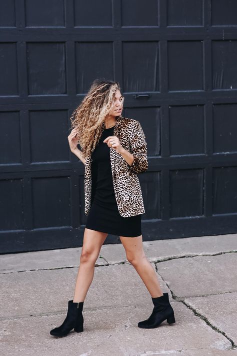 leopard print blazer Cheetah Print Blazer Outfit, Cheetah Blazer Outfit, Animal Print Blazer Outfit, Leopard Print Blazer Outfit, Leopard Blazer Outfit, Aunt Clothes, Printed Top Outfit, My Chic Obsession, Leopard Blazer