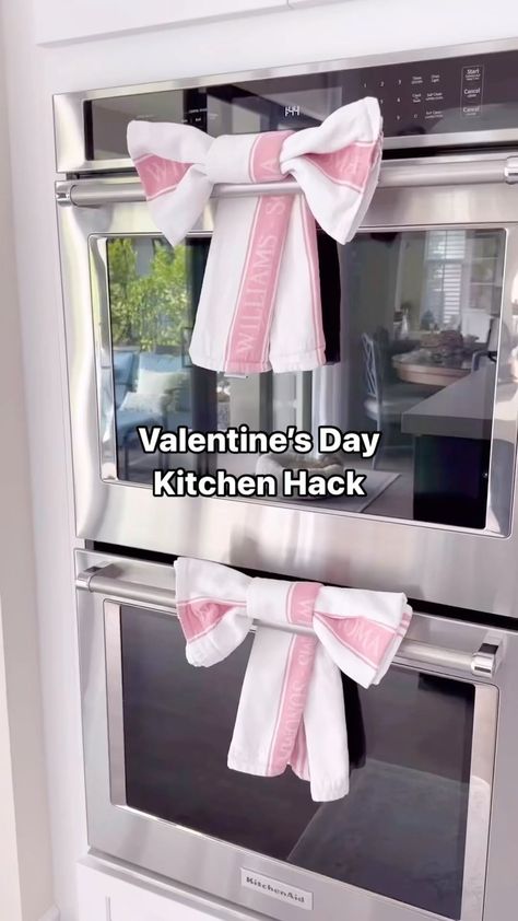 Williams Sonoma | Get your kitchen ready for Valentine’s Day with these sweet and simple kitchen towel bows from @designerlifemom. Head over to the link in… | Instagram Towel Origami, Christmas Bows Diy, How To Fold Towels, Kitchen Hand Towels, Simple Kitchen, Decorative Towels, Bathroom Towels, Diy Bow, Christmas Bows