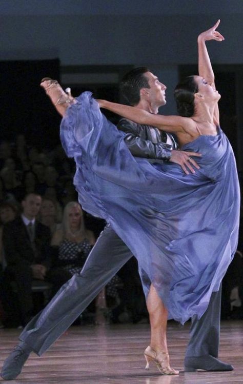 Beautiful Dancing Ballroom, Ballroom Dancer, Ballroom Dance Latin, Argentine Tango, Shall We Dance, Ballroom Dancing, People Dancing, Ballroom Dance Dresses, Latin Dress