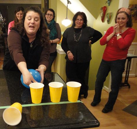 Hilariously Fun Minute to Win It Games for Parties - Games For Kids Party, Games For Parties, Thanksgiving Games For Adults, Funny Party Games, Graduation Party Games, Minute Games, New Year's Games, Minute To Win, Youth Games