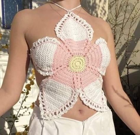 Crochet Blouse Pattern, Crochet Top Outfit, Confection Au Crochet, Crochet Design Pattern, Crochet Clothing And Accessories, Kawaii Crochet, Crochet Halter, Crochet Fashion Patterns, Crochet Halter Tops