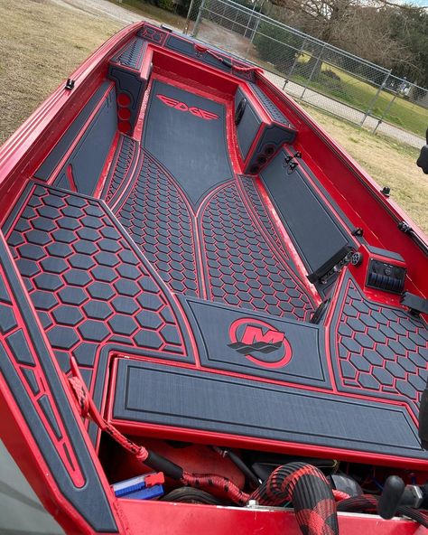 Fishing Boat Upgrades, Seadek Boat Flooring, Seadek Ideas, Jon Boat Project, Mini Pontoon Boats, Boat Canopy, Boat Upgrades, Jon Boats, Bass Fishing Boats