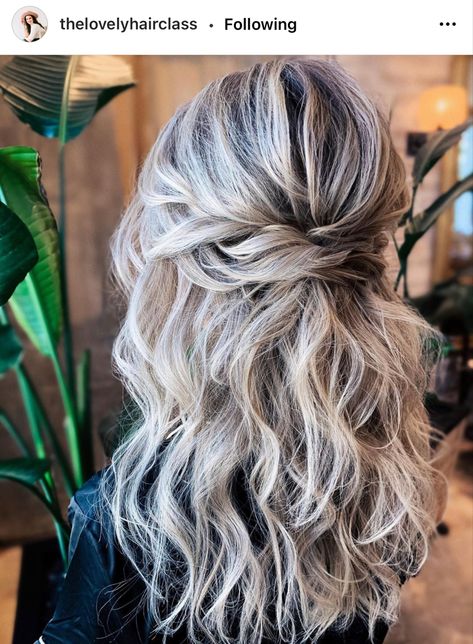 Bridal Hair Half Up, Bridemaids Hairstyles, Wedding Hairstyle Ideas, Loose Curls Hairstyles, Half Up Wedding Hair, Wedding Hair Half, Guest Hair, Mother Of The Bride Hair, Bridesmaid Hair Makeup