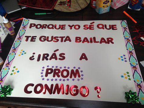 SPANISH promposal!!! Promposal Poster Ideas, Hoco Proposal Ideas, School Poster Ideas, Cute Hoco Proposals, Homecoming Poster, Homecoming Poster Ideas, Prom Props, Prom Posters, Homecoming Signs