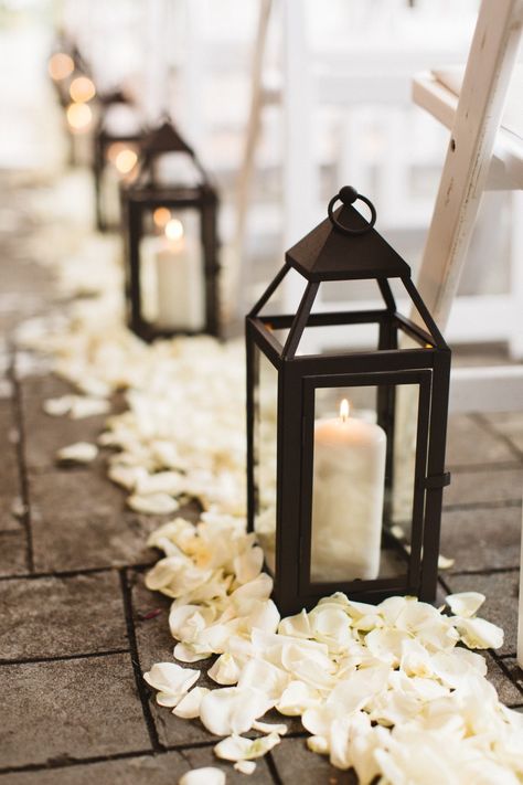 Wedding Isles Decoration Latern, Wedding Lanterns And Flowers, Isle Lanterns Wedding, Lantern Wedding Aisle Decor, Wedding Aisle Lanterns Indoor, Wedding Aisle Decor Lanterns, Lantern Ceremony Aisle, Wedding Aisle Decorations Lanterns, Black Lanterns Wedding