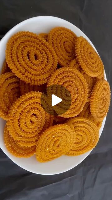 Akki Rotti Recipe, Akki Roti Recipe, Chakli Recipe, Diwali Snacks, Leftover Rice, Popular Snacks, Diwali Special, Quick Recipes Snacks, Tea Time Snacks