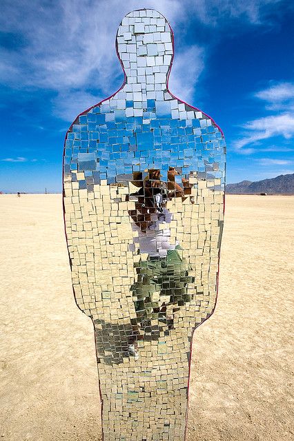 Burning Man Art, Black Rock Desert, Black Rock City, Mosaic Stained, Rock City, Burning Man Festival, Man Art, Black Rock, Jolie Photo