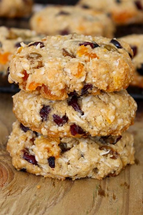 Coconut Oatmeal Cookies, Oatmeal Coconut Cookies, Baking With Coconut Oil, Coconut Oatmeal, Coconut Oil Recipes, Coconut Cookies, Coconut Recipes, Breakfast Cookies, Biscuit Cookies