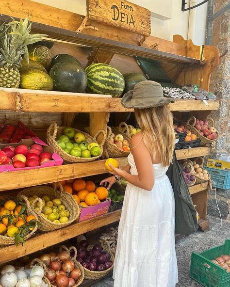 Fresh fruit shopping with @paigegoldstein Fruit Stand Photo Shoot, Hawaii Fruit Stand, Fruit Picking Aesthetic, Fruit Stall, Face Poses, Holiday Fruit, Spring Skin, Italy Vibes, The Beach People