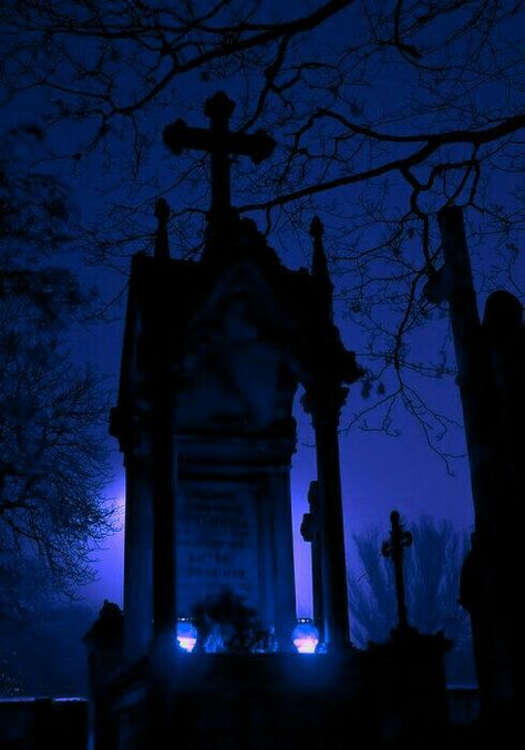 Dark Blue Photos Aesthetic, Vampire Blue Aesthetic, Dark Blue Goth Aesthetic, Gothic Blue Aesthetic, Blue Gothic Bedroom, Goth Blue Aesthetic, Blue Gothic Wallpaper, Blue Gothic Aesthetic, Blue Victorian Aesthetic