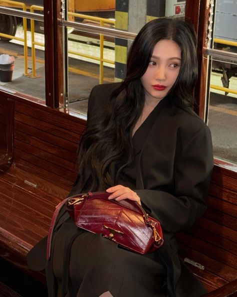 #TodsFW24 @tods @mt_matteotamburini | Instagram Joy Instagram, Velvet Wallpaper, Park Sooyoung, Red Velvet Joy, Girl Cakes, Kpop Outfits, Kpop Girl Groups, Girls Generation, Instagram Update