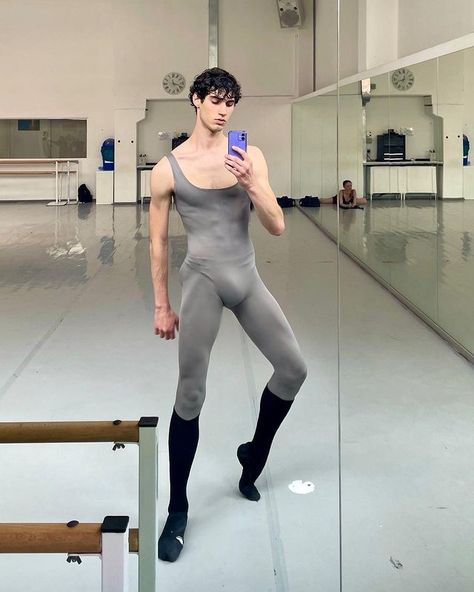 Mens Leotard, Cool Tights, Dancer Photography, Ballet Boys, Male Ballet Dancers, Training Suit, Lycra Men, Ballet Clothes, Male Dancer