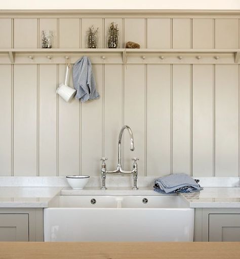 Shaker Peg Rail, Shaker Style Kitchen Cabinets, Shaker Pegs, Tongue And Groove Panelling, Barn Kitchen, Devol Kitchens, Shaker Style Kitchens, English Kitchens, Kitchen Cabinet Styles