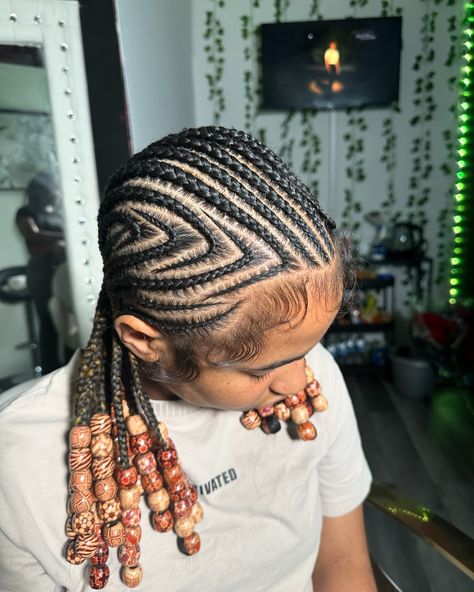 I’m Feeding Yall LOOKS Rn ! 😵‍💫 SPWM❤️ 🌿 Book Under: Alicia Keys Braids + Bob + Beads 💭𝗙𝗼𝗹𝗹𝗼𝘄 𝗠𝘆 𝗜𝗚, 𝗣𝗶𝗻𝘁𝗲𝗿𝗲𝘀𝘁, & 𝗧𝗶𝗸𝘁𝗼𝗸 𝗜𝗻 𝗕𝗶𝗼!💭 ♡ ♡ ♡ #knotlessbraids #bohoknotless #customblendbraids #mobilealbraider #251braider #mississippibraider #georgiabraider #floridabraider #explore #viral #blackgirlinspo#braidercontent #hairstylist #summerlooks #aliciakeys #aliciakeysbraids #blackgirl Alicia Keys Braids With Beads, Stitch Braids With Beads, Alisha Keys Braids, Keys Braids, Black Hair Protective Styles, Braids Bob, Alicia Keys Braids, Women Cornrows, Future Hairstyles