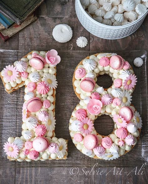 Number Birthday Cakes, 18th Cake, Cake Lettering, 18th Birthday Cake, Number Cake, Beautiful Birthday Cakes, Birthday Cake Ideas, Number Cakes, 18th Birthday Party