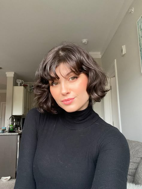 Cottagecore Bob Hair, Short Brown Bob With Curtain Bangs, Short Brown Hair With Curtain Bangs Wavy, Wavy French Bob With Curtain Bangs, Short Brown Wavy Hair, Short Hair And Curtain Bangs, Short Brown Wavy Hair With Bangs, Short Brown Hair With Bangs, Wavy Hair Bangs Glasses