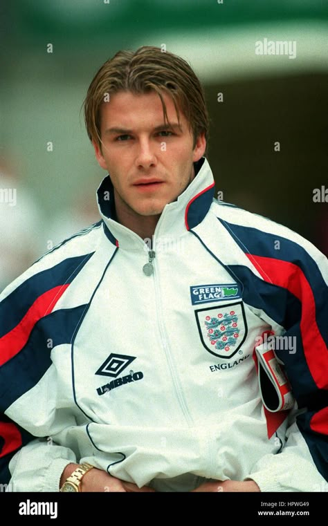 Young Beckham, David Beckham England, David Beckham Manchester United, David Beckham Football, Beckham Football, Posh And Becks, Competition Outfit, England National Football Team, David Beckham Style