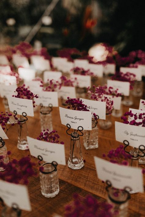 Name Holder Ideas Table Cards, Wedding Ideas Name Cards, Wedding Guest Place Setting, Name Table Cards Ideas, Fall Wedding Name Place Cards, Autumn Wedding Name Place Cards, Name Holders For Wedding, Fall Wedding Place Cards, Unique Name Card