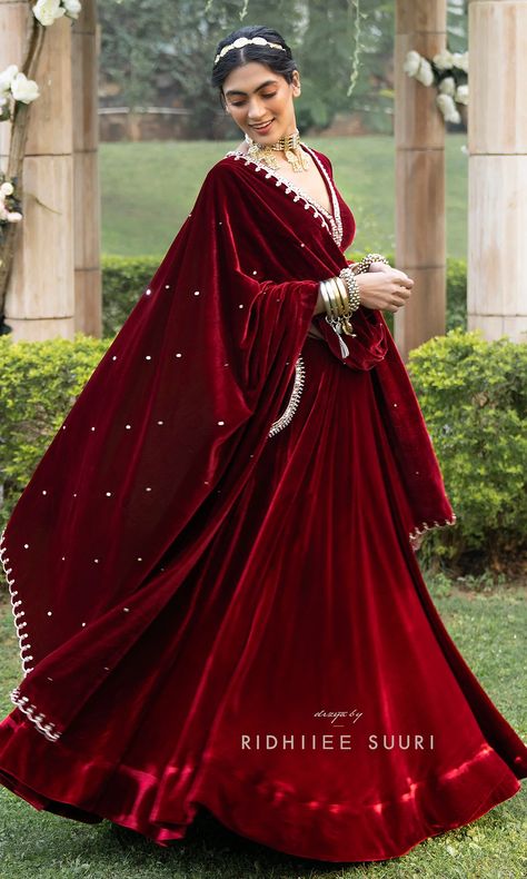 Plain Velvet Lehenga, Velvet Gown Indian, Red Velvet Shawl, Velvet Gown Design, Velvet Outfits For Women, Red Indian Dress, Red Velvet Lehenga, Light Lehenga, Anarkali With Palazzo