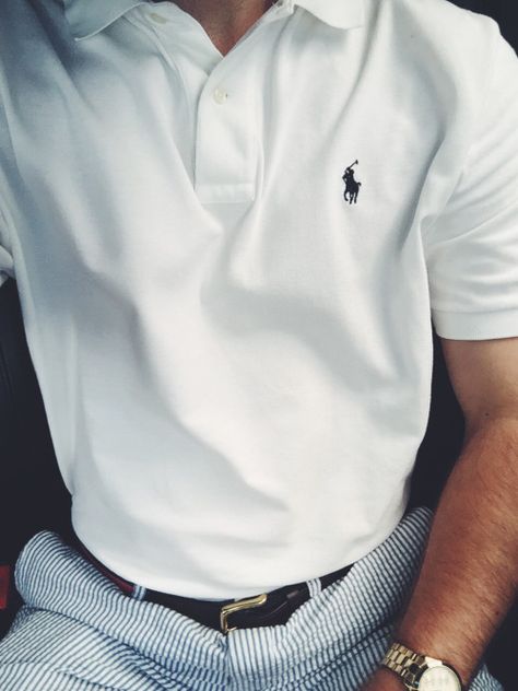 The quality and the cut of the shirt are good, and the price was better than in most retail stores.  #polo #ralph #lauren Surfergirl Style, Money Men, Preppy Mode, Money Clothes, Style College, Chique Outfit, Preppy Mens Fashion, Preppy Men, White Polo Shirt