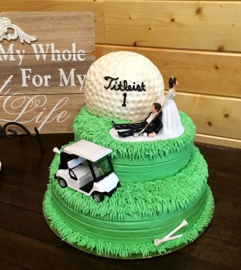 Golf Themed Wedding Cakes, Grooms Cake Ideas Golf, Golf Themed Grooms Cake, Golf Grooms Cake Wedding, Golf Grooms Table, Grooms Cake Table Ideas Display, Grooms Cake Ideas Simple, Golf Cake Ideas, Golf Grooms Cake