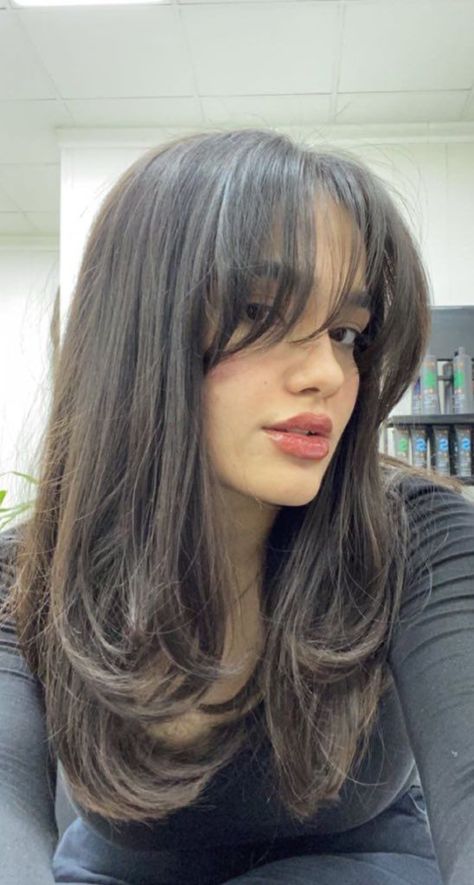 Layered Haircuts For Medium Hair, Hair Inspiration Long, Bangs With Medium Hair, Hairstyles For Layered Hair, Haircut Inspo, Haircuts For Wavy Hair, Haircuts Straight Hair, Hair 2024, Haircuts For Medium Hair