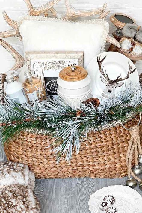 DIY Basket Gift Ideas picture 5 Inexpensive Christmas Gift Ideas, Desserts Apple, Basket Gift Ideas, Family Gift Baskets, Christmas Gift Baskets Diy, Best Friend Christmas Gifts, Kids Gift Baskets, Desserts Christmas