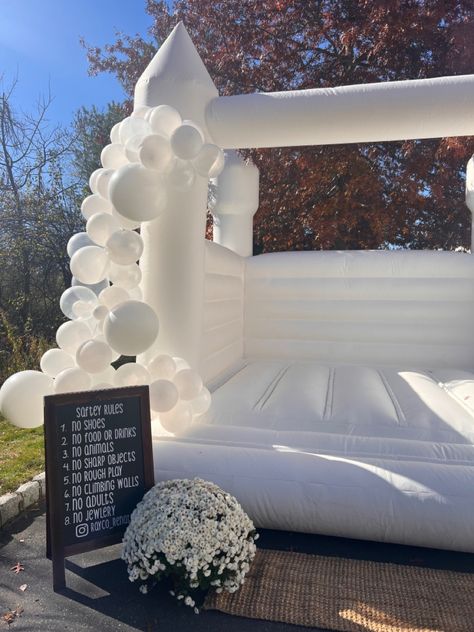 Big Bounce House, Bounce House Birthday Party, Event Rental Business, Party Rentals Business, White Bounce House, Bounce House Birthday, Moon Bounce, Kids Wedding Activities, Bounce House Rentals